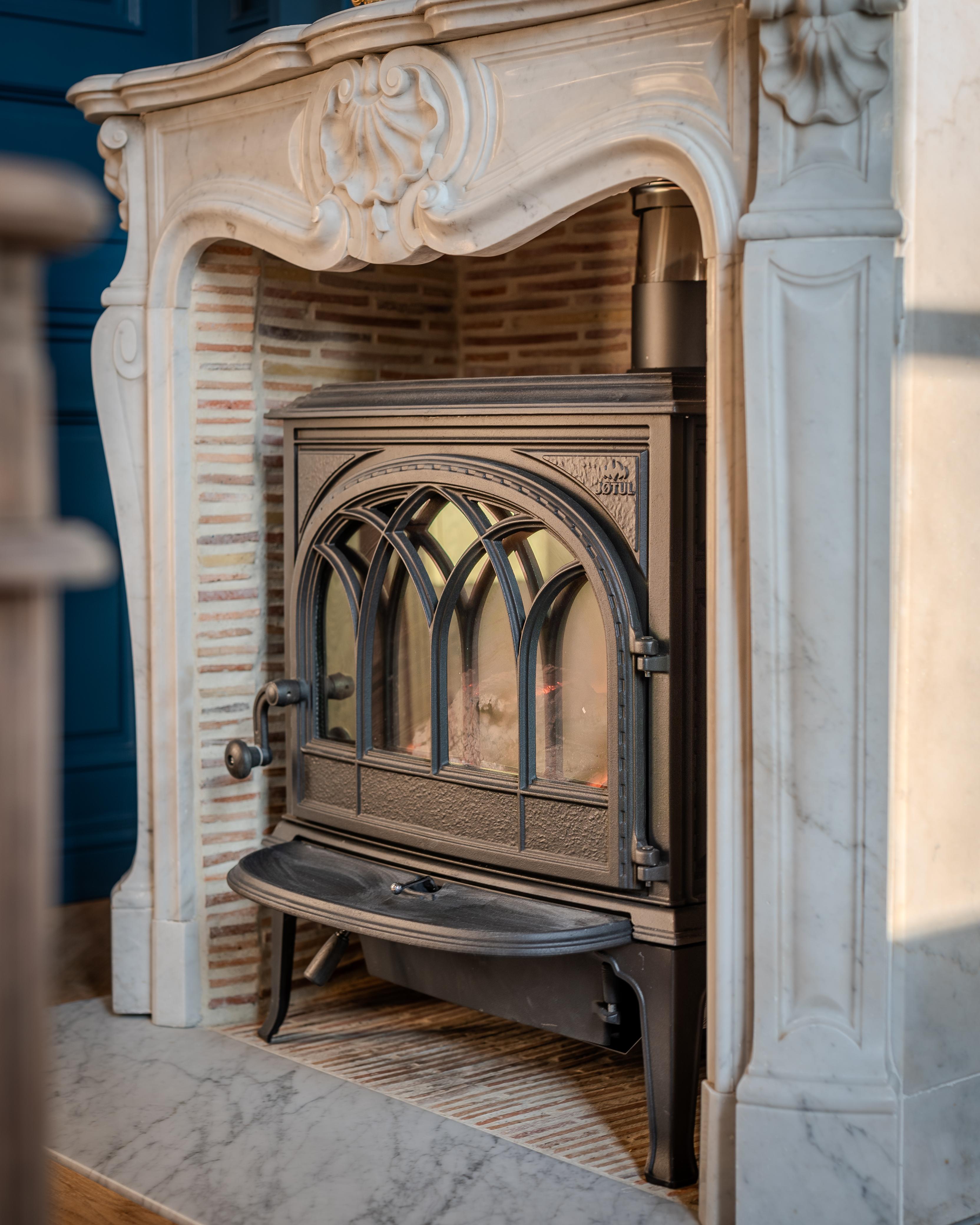 Rénovation cheminée complète avec un JOTUL F 400 ECO